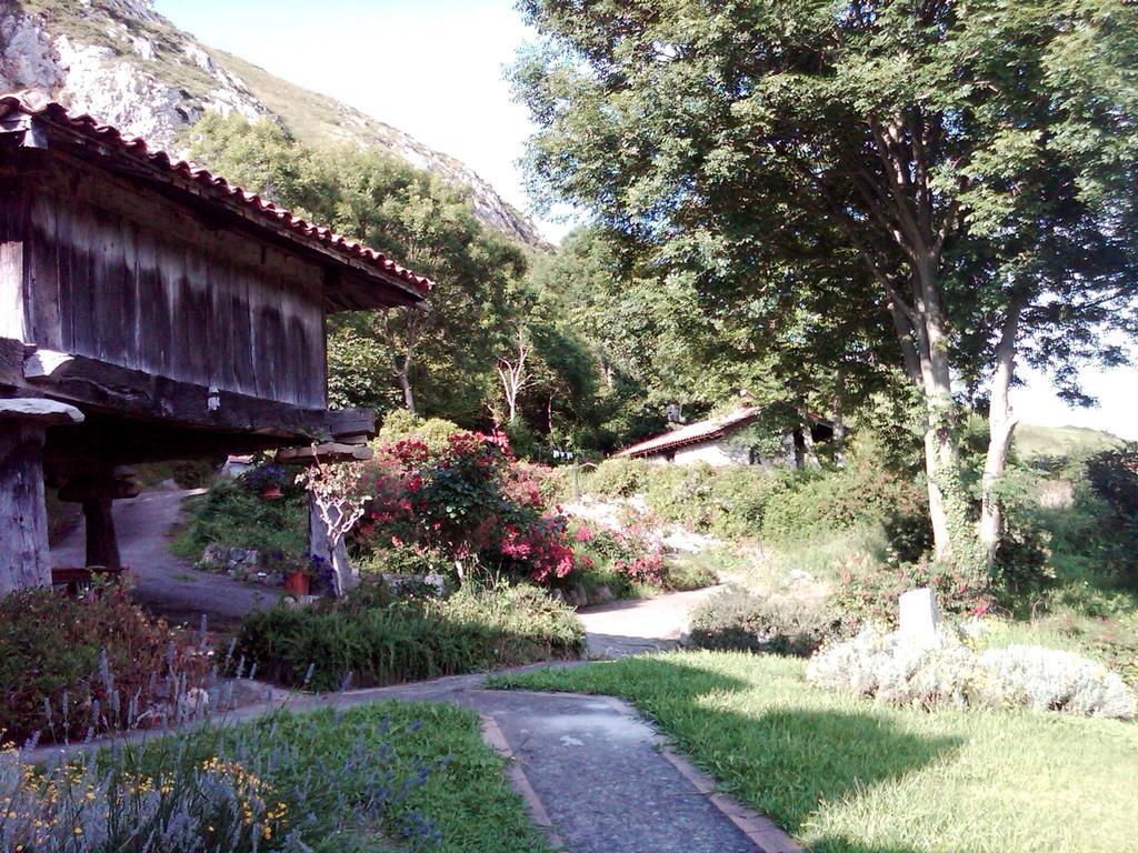 Casas Rurales El Corberu Hostal Sardedo Exterior foto